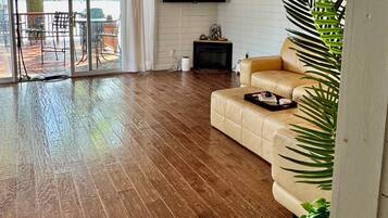 Smart-tv, tv-spel, dvd-spelare och böcker