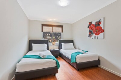 Unwind Bulla Hill Heights Retreat