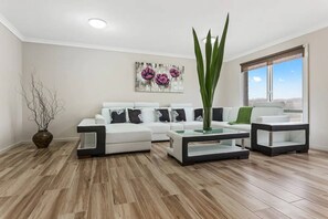 House | 6 bedrooms