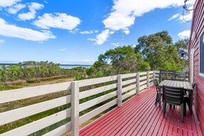 3 bedrooms - Unwind Escape to the Lakeside (Loch Sport)