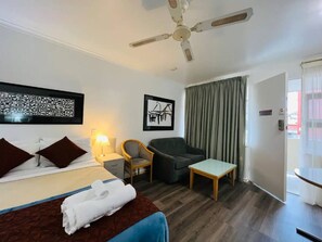 Apartment | 1 bedroom - Unwind Glenelg Studio Apartment no 31 (Adelaide)
