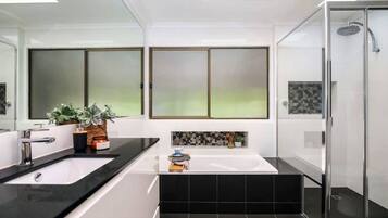 House | 5 bedrooms