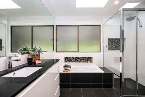 Hawthorndene Masterpiece Squash Court Pool