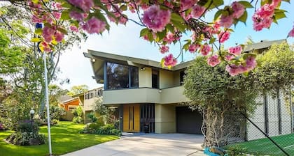 Hawthorndene Masterpiece Squash Court Pool