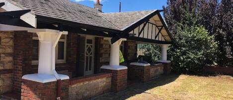 Talo | 8 makuuhuonetta