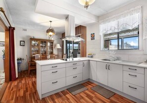 House | 4 bedrooms - Seacombe Family Retreat (Adelaide)