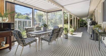 Seacombe Family Retreat