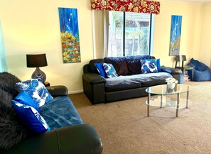 4 bedrooms - Lakeside Getaway - 4BR Jetty Wi-fi Waterfront (Encounter Bay)