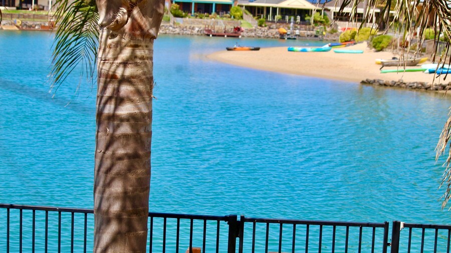 Lakeside Getaway - 4BR Jetty Wi-fi Waterfront