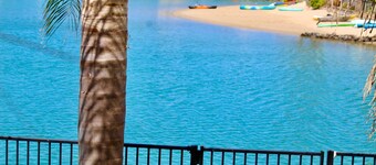 Lakeside Getaway - 4BR Jetty Wi-fi Waterfront