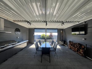House | 5 bedrooms - Saltwater Breeze - Ocean Views 5BR Beach House (Port Victoria)