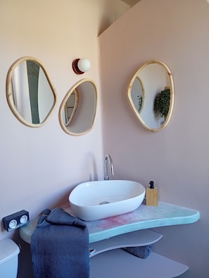 Towels, soap, toilet paper - Chez Olive et Garance. Your haven of peace in Couret (Couret)