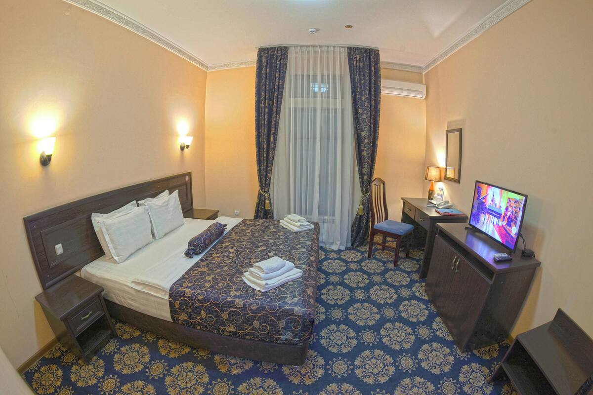 Standard Double Room | In-room safe, desk, laptop workspace, free WiFi