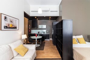 1 bedroom, iron/ironing board, WiFi, bed sheets