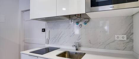 Réfrigérateur, plaque de cuisson