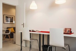Interior - Spacious and Modern Apartment in Chiado (Lisbon)