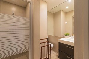 Hair dryer, towels