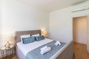 2 bedrooms, WiFi, bed sheets