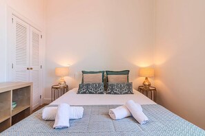 2 bedrooms, WiFi, bed sheets