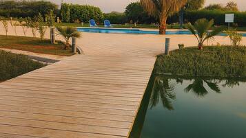 Apartemen, 2 kamar tidur, akses difabel, balkon | Kolam renang | Kolam renang outdoor