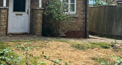 Canal Way- Cozy 3-Bed House