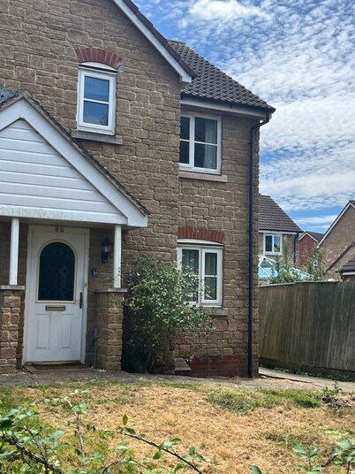 Canal Way- Cozy 3-Bed House