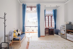 1 slaapkamer, een strijkplank/strijkijzer, wifi, beddengoed