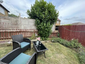 Terrace/patio - Greenfields House Ashford (Kent)