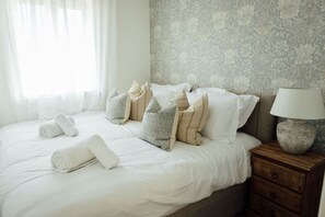 3 Schlafzimmer, Schreibtisch, Bügeleisen/Bügelbrett, kostenloses WLAN