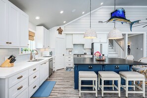 Fridge, microwave, oven, stovetop - Bayside Bliss - Waterfront Escape w/ Dock, Fishing, Golf Cart, Fire Pit & Kayaks (Galveston)