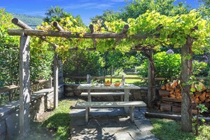 Outdoor dining - Casa Ana - Losone Center (Losone)
