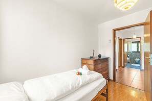 Family House, Multiple Bedrooms (Casa Ana 2 - Losone Center) - Casa Ana - Losone Center (Losone)