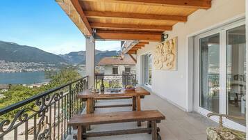 Family Apartment, 2 Bedrooms, Mountainside (Gambarogno Vista Bella 1) | Terrace/patio