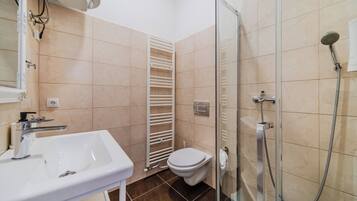 Family Apartment, Multiple Bedrooms (Old Town Heritage Suite 2) | Bathroom | Shower, hair dryer, towels, soap