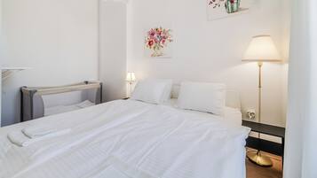 Family Apartment, Multiple Bedrooms (Old Town Heritage Suite 1)