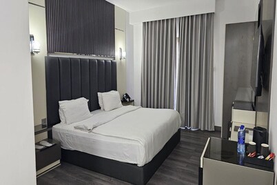 Sharjah Views + Deluxe King | Tulip Escape