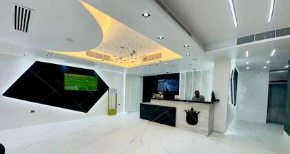 3BR Urban Oasis Apartment | Royal Tulip Retreat