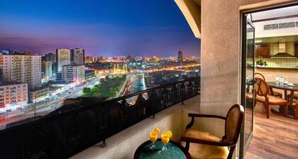 3BR Urban Oasis Apartment | Royal Tulip Retreat