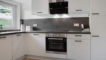 KylskÄp, mikrovÄgsugn, ugn och spishÀll