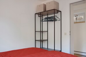 1 camera, Wi-Fi, lenzuola