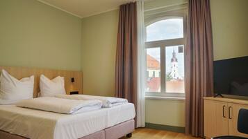 Deluxe-Apartment, Gartenblick | Bügeleisen/Bügelbrett, kostenloses WLAN