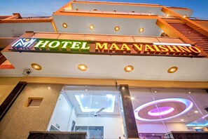 Front of property - Hotel Maa Vaishno (Ayodhya)