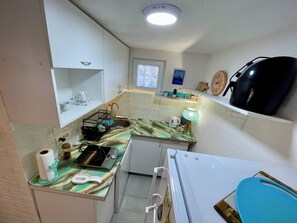 Lavastoviglie, tostapane, pentole/stoviglie/utensili