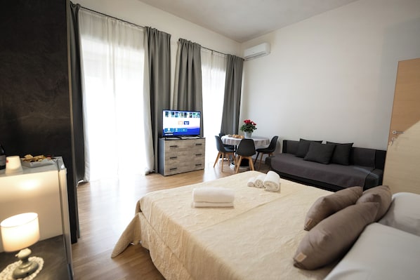 4 chambres, fer et planche à repasser, Wi-Fi, draps fournis