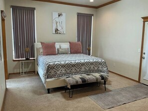 6 bedrooms, WiFi, bed sheets