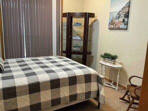 6 bedrooms, WiFi, bed sheets