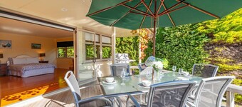 Lake House - On Pokaka- with Lake Views, outdoor eating, cosy wood burner, ping pong table. Perfect for larger group