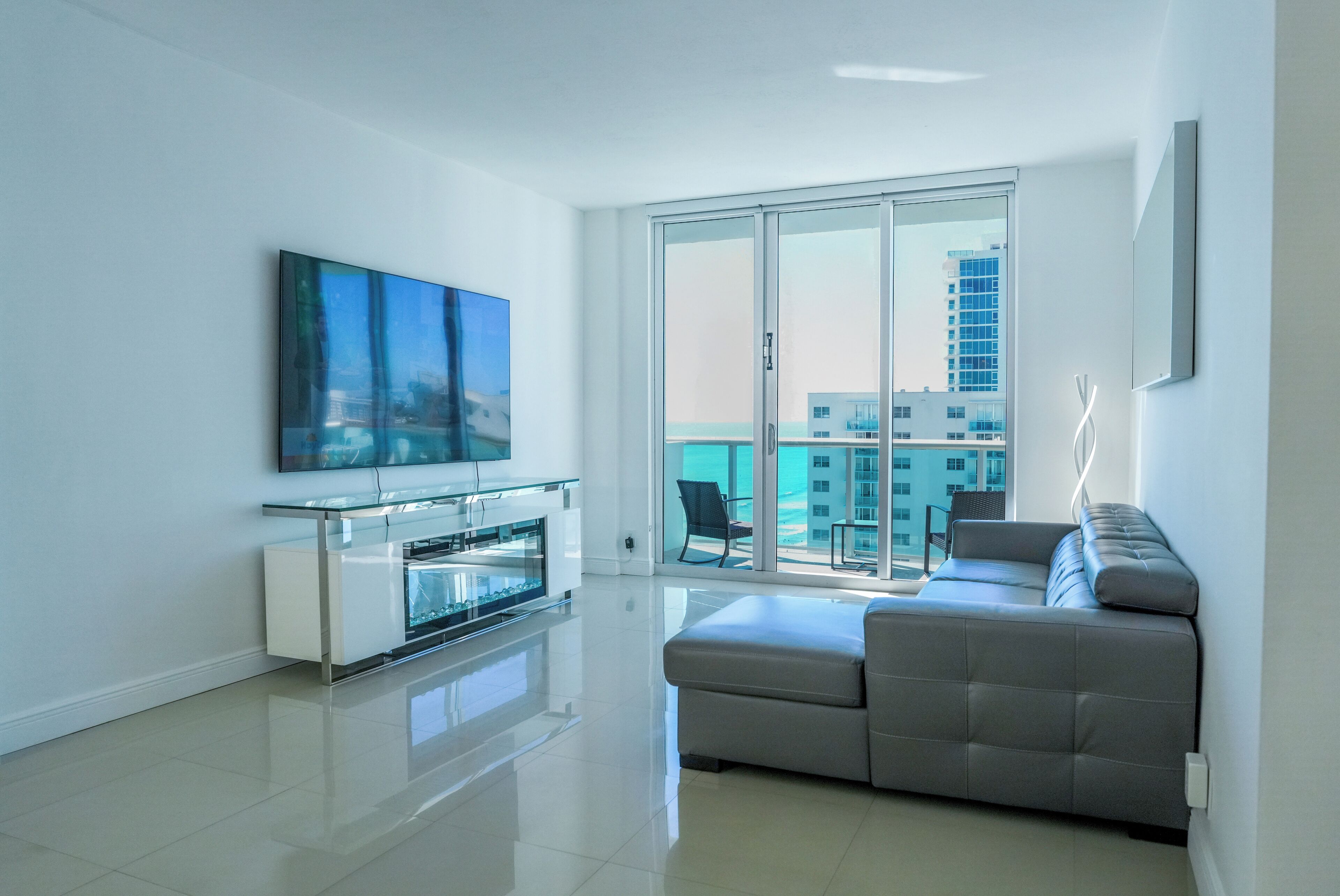 Smart TV, table football, ping pong, books