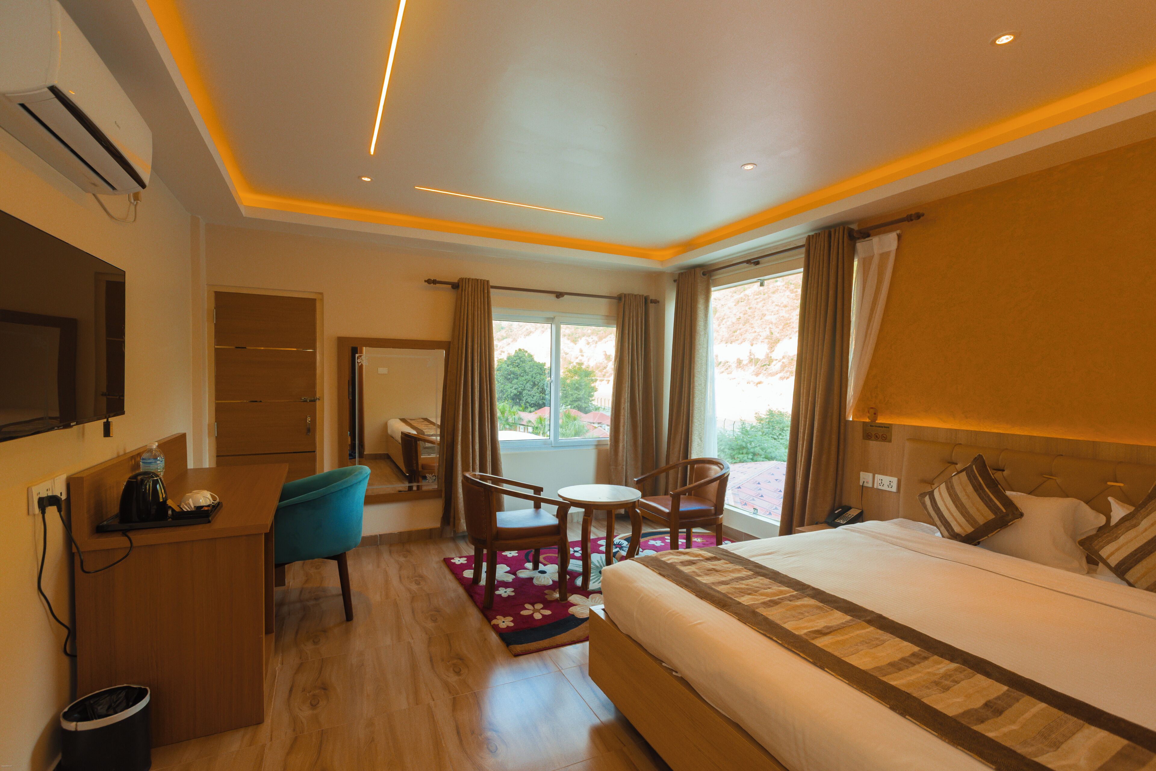 Chambre royale | Bureau, accès au Wi-Fi (inclus), literie fournie