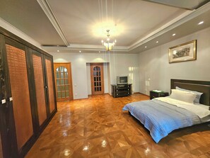 4 quartos, ferros/tábuas de passar roupa, Wi-Fi, roupa de cama
